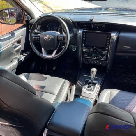 TOYOTA Hilux SW4 2.8 16V 4P SRX 4X4 7 LUGARES TURBO DIESEL AUTOMTICO, Foto 8