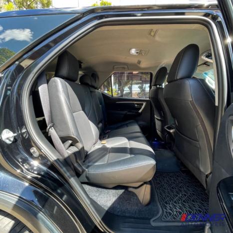 TOYOTA Hilux SW4 2.8 16V 4P SRX 4X4 7 LUGARES TURBO DIESEL AUTOMTICO, Foto 14
