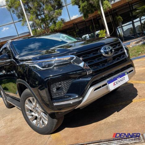 TOYOTA Hilux SW4 2.8 16V 4P SRX 4X4 7 LUGARES TURBO DIESEL AUTOMTICO, Foto 3