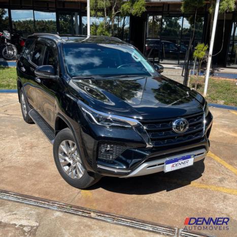 TOYOTA Hilux SW4 2.8 16V 4P SRX 4X4 7 LUGARES TURBO DIESEL AUTOMTICO, Foto 2