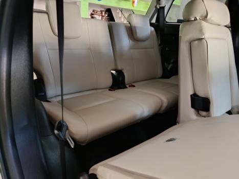 TOYOTA Hilux SW4 2.8 4P SRX 4X4 DIAMOND 7 LUGARES TURBO DIESEL AUTOMTICO, Foto 12