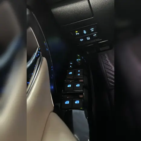 TOYOTA Hilux SW4 2.8 4P SRX 4X4 DIAMOND 7 LUGARES TURBO DIESEL AUTOMTICO, Foto 18