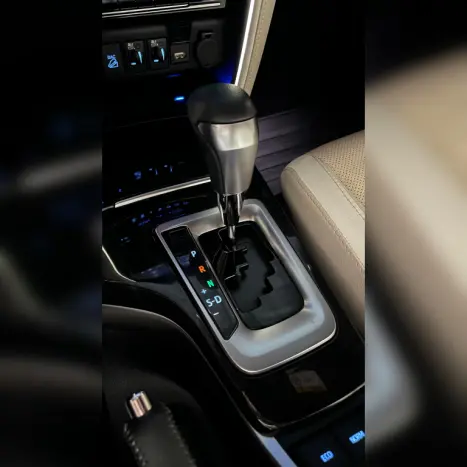 TOYOTA Hilux SW4 2.8 4P SRX 4X4 DIAMOND 7 LUGARES TURBO DIESEL AUTOMTICO, Foto 22