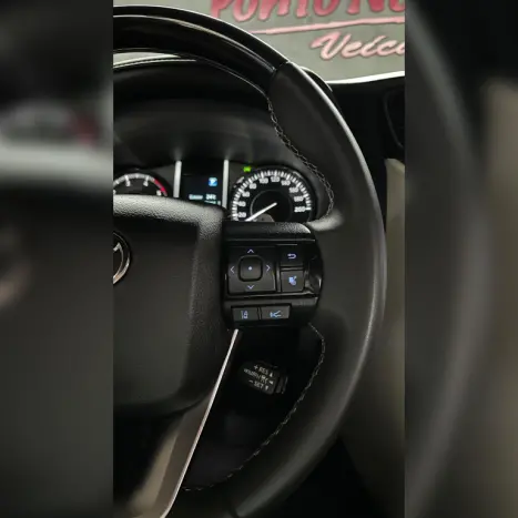 TOYOTA Hilux SW4 2.8 4P SRX 4X4 DIAMOND 7 LUGARES TURBO DIESEL AUTOMTICO, Foto 15