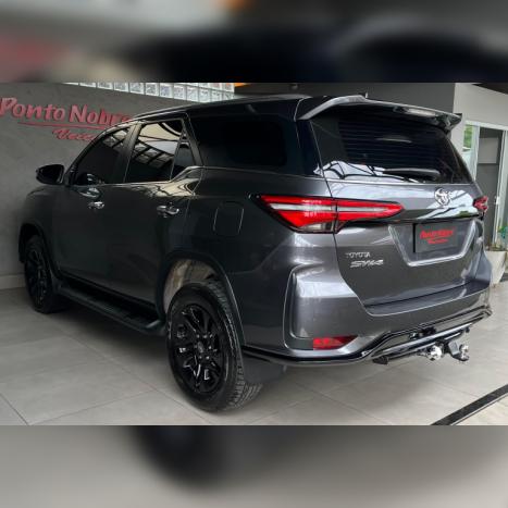 TOYOTA Hilux SW4 2.8 4P SRX 4X4 DIAMOND 7 LUGARES TURBO DIESEL AUTOMTICO, Foto 9