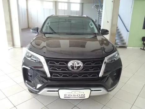 TOYOTA Hilux SW4 2.8 16V 4P SRX 4X4 7 LUGARES TURBO DIESEL AUTOMTICO, Foto 1