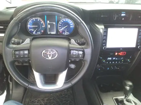 TOYOTA Hilux SW4 2.8 16V 4P SRX 4X4 7 LUGARES TURBO DIESEL AUTOMTICO, Foto 9