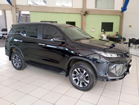 TOYOTA Hilux SW4 2.8 4P SRX 4X4 DIAMOND 7 LUGARES TURBO DIESEL AUTOM�TICO, Foto 2