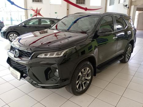 TOYOTA Hilux SW4 2.8 4P SRX 4X4 DIAMOND 7 LUGARES TURBO DIESEL AUTOM�TICO, Foto 3