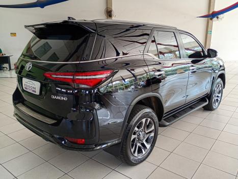 TOYOTA Hilux SW4 2.8 4P SRX 4X4 DIAMOND 7 LUGARES TURBO DIESEL AUTOM�TICO, Foto 5