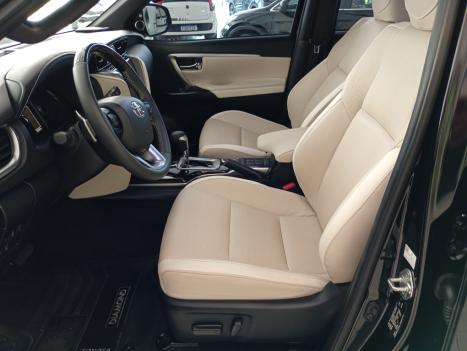 TOYOTA Hilux SW4 2.8 4P SRX 4X4 DIAMOND 7 LUGARES TURBO DIESEL AUTOM�TICO, Foto 7