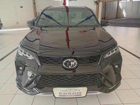 TOYOTA Hilux SW4 2.8 4P SRX 4X4 DIAMOND 7 LUGARES TURBO DIESEL AUTOM�TICO, Foto 1