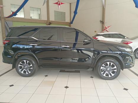 TOYOTA Hilux SW4 2.8 4P SRX 4X4 DIAMOND 7 LUGARES TURBO DIESEL AUTOM�TICO, Foto 2