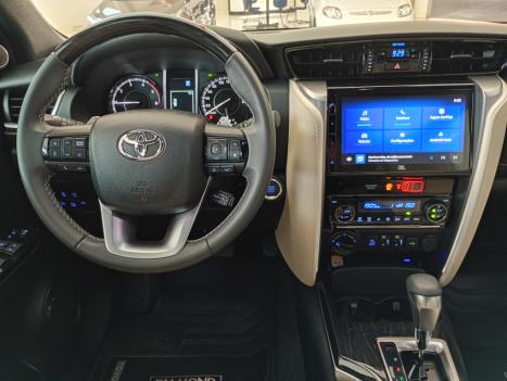 TOYOTA Hilux SW4 2.8 4P SRX 4X4 DIAMOND 7 LUGARES TURBO DIESEL AUTOM�TICO, Foto 9