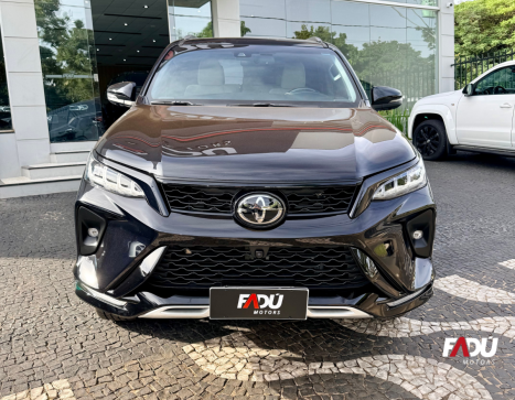 TOYOTA Hilux SW4 2.8 4P SRX 4X4 DIAMOND 7 LUGARES TURBO DIESEL AUTOM�TICO, Foto 2