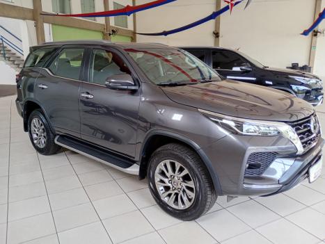 TOYOTA Hilux SW4 2.8 4P SRX 4X4 TURBO DIESEL AUTOM�TICO, Foto 2