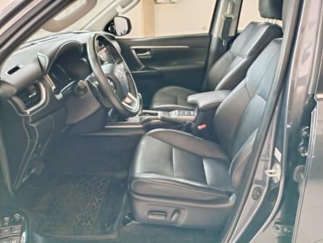 TOYOTA Hilux SW4 2.8 4P SRX 4X4 TURBO DIESEL AUTOM�TICO, Foto 7