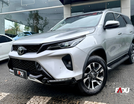TOYOTA Hilux SW4 2.8 16V 4P SRX PLATINUM 4X4 7 LUGARES TURBO DIESEL AUTOM�TICO, Foto 3