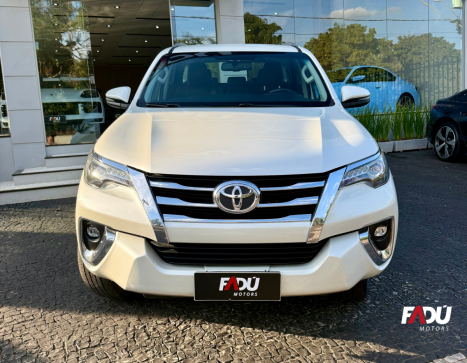 TOYOTA Hilux SW4 2.8 16V 4P SRX 4X4 7 LUGARES TURBO DIESEL AUTOM�TICO, Foto 2