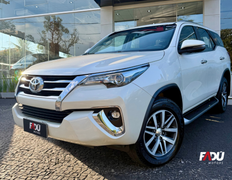 TOYOTA Hilux SW4 2.8 16V 4P SRX 4X4 7 LUGARES TURBO DIESEL AUTOM�TICO, Foto 3