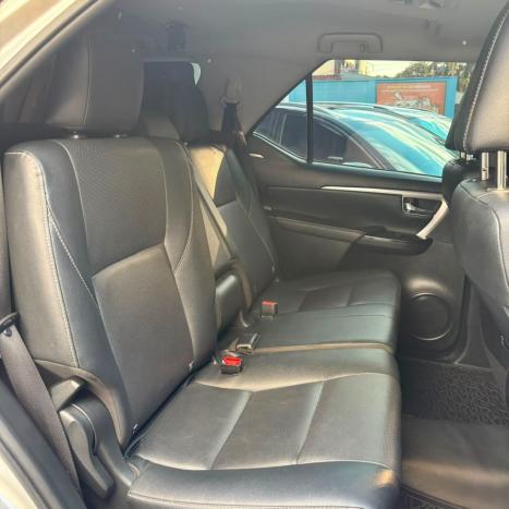 TOYOTA Hilux SW4 2.8 16V 4P SRX 4X4 7 LUGARES TURBO DIESEL AUTOM�TICO, Foto 6