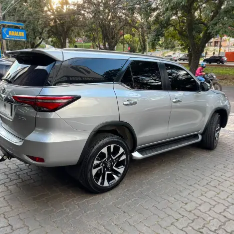 TOYOTA Hilux SW4 2.8 16V 4P SRX 4X4 7 LUGARES TURBO DIESEL AUTOM�TICO, Foto 16