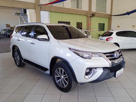 TOYOTA Hilux SW4 2.8 16V 4P SRX 4X4 7 LUGARES TURBO DIESEL AUTOM�TICO, Foto 3