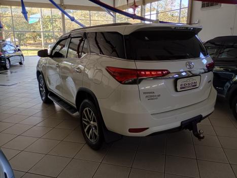TOYOTA Hilux SW4 2.8 16V 4P SRX 4X4 7 LUGARES TURBO DIESEL AUTOM�TICO, Foto 4