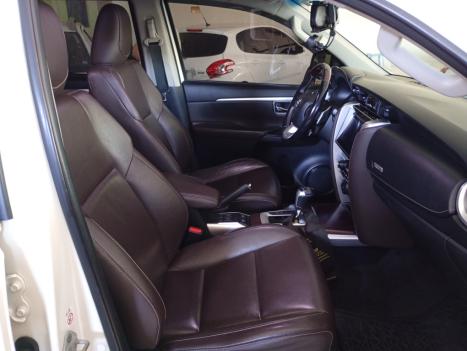 TOYOTA Hilux SW4 2.8 16V 4P SRX 4X4 7 LUGARES TURBO DIESEL AUTOM�TICO, Foto 8