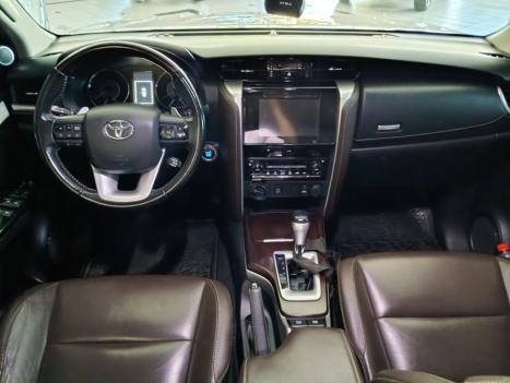 TOYOTA Hilux SW4 2.8 16V 4P SRX 4X4 7 LUGARES TURBO DIESEL AUTOM�TICO, Foto 9