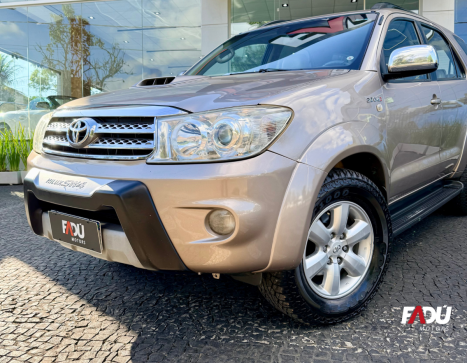 TOYOTA Hilux SW4 3.0 16V 4P SRV 4X4 7 LUGARES TURBO DIESEL AUTOM�TICO, Foto 3