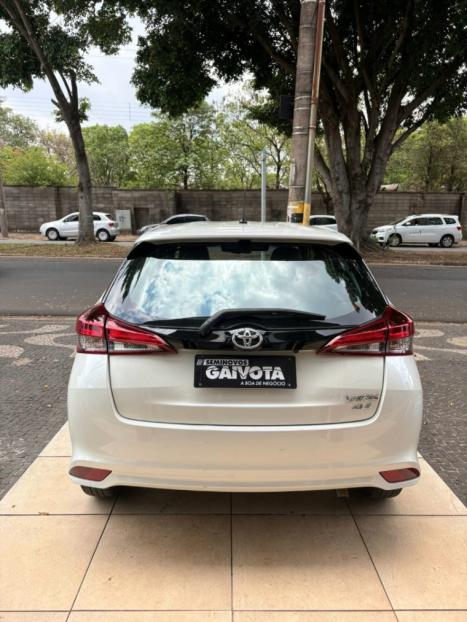 TOYOTA Yaris Hatch 1.5 16V 4P FLEX X WAY CONNECT MULTIDRIVE AUTOMÁTICO CVT, Foto 7 TOYOTA Yaris Hatch 1.5 16V 4P FLEX X WAY CONNECT MULTIDRIVE AUTOMÁTICO CVT, Foto 7