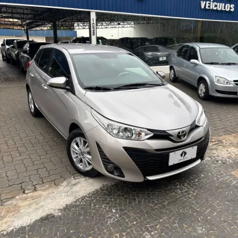 TOYOTA Yaris Hatch 1.3 16V 4P FLEX XL, Foto 2