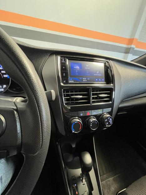 TOYOTA Yaris Hatch 1.5 16V 4P FLEX XL MULTIDRIVE AUTOM�TICO CVT, Foto 7