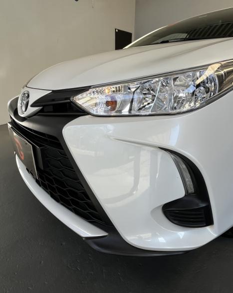 TOYOTA Yaris Hatch 1.5 16V 4P FLEX XL MULTIDRIVE AUTOM�TICO CVT, Foto 8