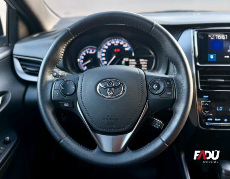 TOYOTA Yaris Hatch 1.5 16V 4P FLEX XS MULTIDRIVE AUTOM�TICO CVT, Foto 3