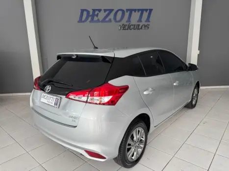 TOYOTA Yaris Hatch 1.5 16V 4P FLEX XL MULTIDRIVE AUTOMÁTICO CVT, Foto 6
