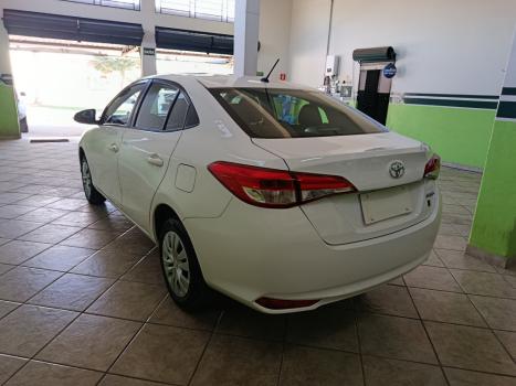 TOYOTA Yaris Sedan 1.5 16V 4P FLEX XL MULTIDRIVE AUTOM�TICO CVT, Foto 4
