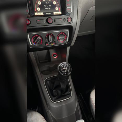 VOLKSWAGEN Fox 1.6 4P HIGHLINE FLEX, Foto 14