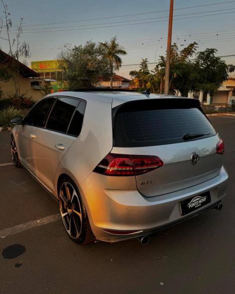 VOLKSWAGEN Golf 2.0 4P GTI TURBO AUTOMÁTICO, Foto 2 VOLKSWAGEN Golf 2.0 4P GTI TURBO AUTOMÁTICO, Foto 2