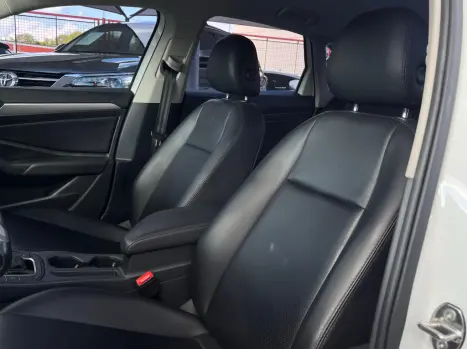 VOLKSWAGEN Jetta 1.4 4P 250 FLEX AUTOMÁTICO, Foto 14 VOLKSWAGEN Jetta 1.4 4P 250 FLEX AUTOMÁTICO, Foto 14