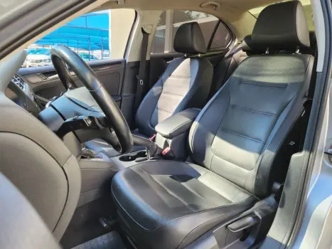 VOLKSWAGEN Jetta 2.0 4P FLEX COMFORTLINE TIPTRONIC AUTOM�TICO, Foto 10