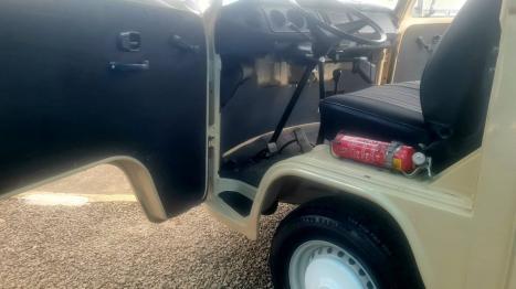 VOLKSWAGEN Kombi Furg�o 1.5, Foto 9