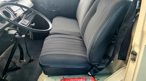 VOLKSWAGEN Kombi Furg�o 1.5, Foto 10