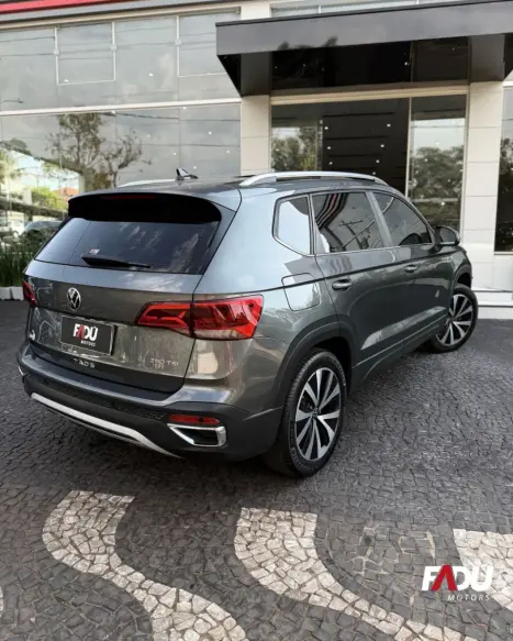 VOLKSWAGEN Taos 1.4 16V 4P FLEX 250 TSI HIGHLINE AUTOMÁTICO, Foto 17 VOLKSWAGEN Taos 1.4 16V 4P FLEX 250 TSI HIGHLINE AUTOMÁTICO, Foto 17