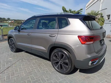 VOLKSWAGEN Taos 1.4 16V 4P FLEX 250 TSI HIGHLINE AUTOM�TICO, Foto 5