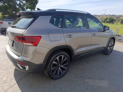VOLKSWAGEN Taos 1.4 16V 4P FLEX 250 TSI HIGHLINE AUTOM�TICO, Foto 10