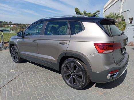 VOLKSWAGEN Taos 1.4 16V 4P FLEX 250 TSI HIGHLINE AUTOM�TICO, Foto 14