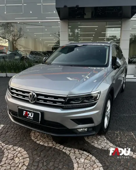 VOLKSWAGEN Tiguan 1.4 250 TSI TOTAL FLEX ALLSPACE COMFORTLINE TURBO AUTOMTICO TIPTRONIC, Foto 4