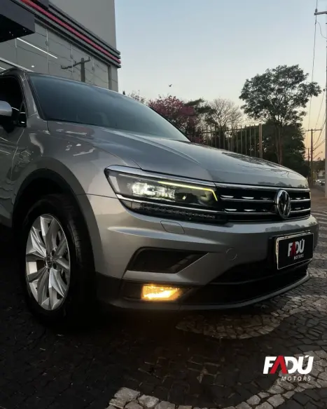 VOLKSWAGEN Tiguan 1.4 250 TSI TOTAL FLEX ALLSPACE COMFORTLINE TURBO AUTOMTICO TIPTRONIC, Foto 5